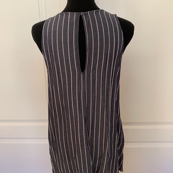 💙👕🤍 Blue and White Striped Tank 🤍 👕💙 - Picture 9 of 11